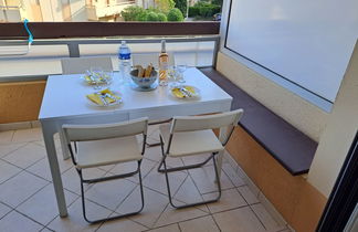 Foto 2 - Apartamento en Bormes-les-Mimosas con terraza y vistas al mar