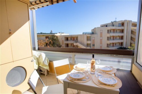 Foto 12 - Apartamento en Bormes-les-Mimosas con terraza y vistas al mar