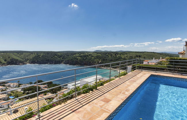 Maison de 4 chambres à l'Escala avec piscine et jardin - Photo 13