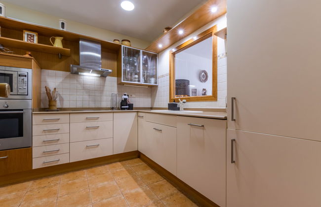 3 bedroom Apartment in Salou with swimming pool - Photo 3