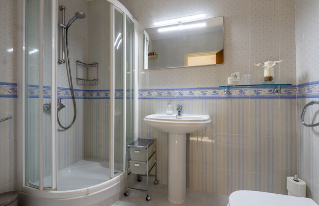 3 bedroom Apartment in Salou with swimming pool - Photo 23