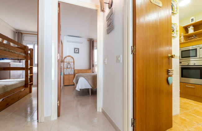 3 bedroom Apartment in Salou with swimming pool - Photo 13