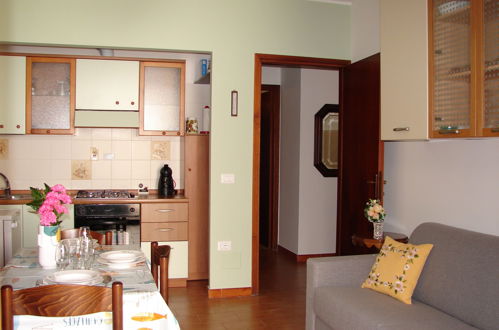 Foto 8 - Apartamento de 1 quarto em San Lorenzo al Mare com terraço e vistas do mar
