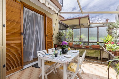 Foto 6 - Apartment mit 1 Schlafzimmer in San Lorenzo al Mare mit terrasse und blick aufs meer