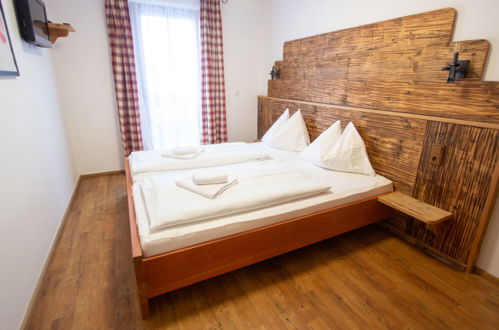 Foto 4 - Appartamento con 2 camere da letto a Pfarrwerfen con sauna e vista sulle montagne