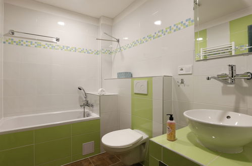 Foto 5 - Apartamento de 2 habitaciones en Desná con bañera de hidromasaje