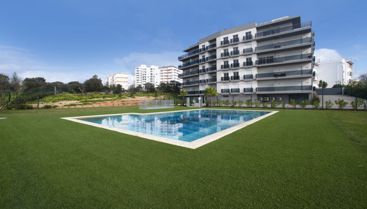 Foto 1 - Apartamento de 2 quartos em Portimão com piscina e terraço