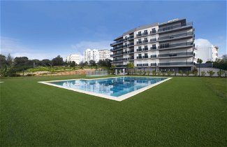 Foto 1 - Appartamento con 2 camere da letto a Portimão con piscina e vista mare