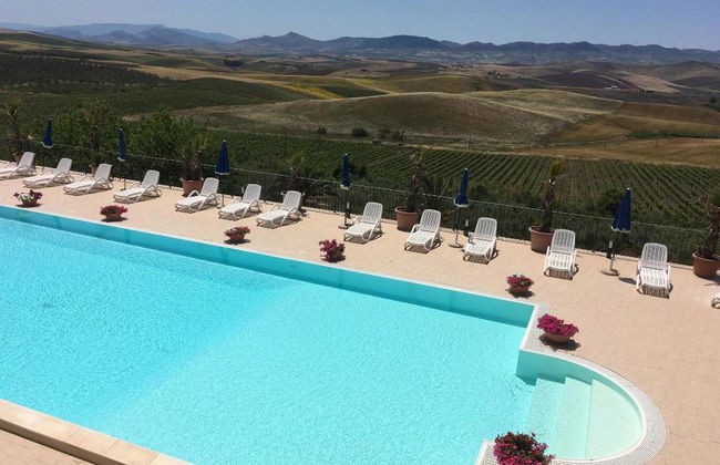 Agriturismo Sirignano Wine Resort - Foto 1