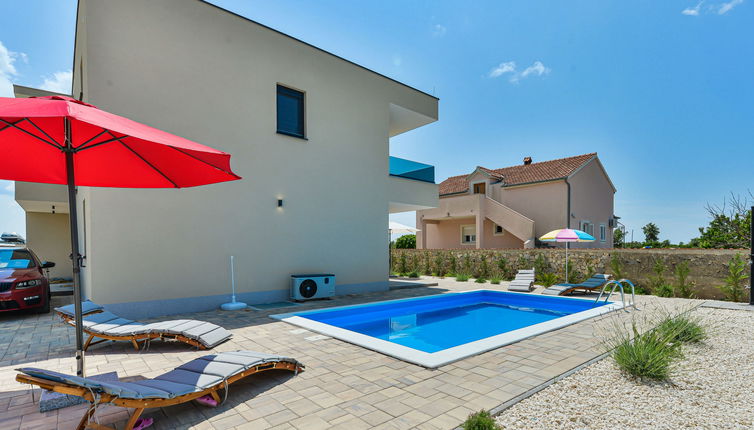 Photo 1 - Maison de 4 chambres à Sibenik avec piscine privée et terrasse