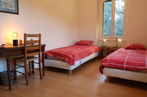 Foto 5 - Appartamento con 2 camere da letto a Bex con giardino