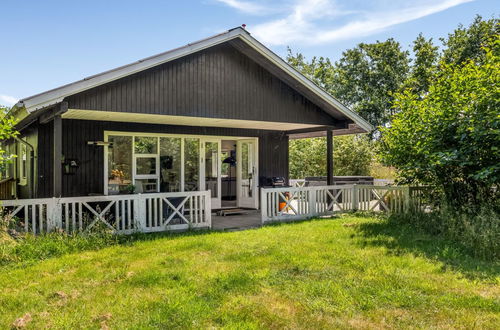 Foto 6 - Casa de 2 quartos em Rindby Strand com terraço e banheira de hidromassagem
