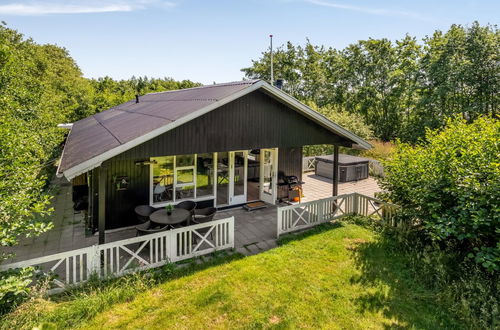 Foto 5 - Casa de 2 quartos em Rindby Strand com terraço e banheira de hidromassagem