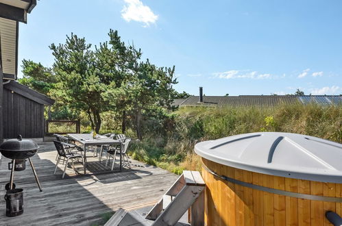 Photo 31 - Maison de 4 chambres à Ringkøbing avec terrasse et bain à remous