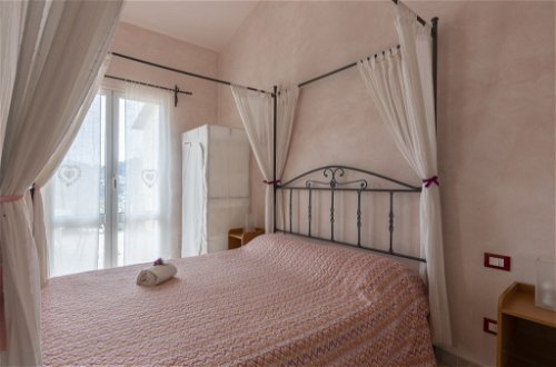 Photo 4 - 1 bedroom Apartment in Imperia with garden and sea view