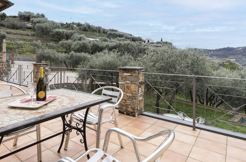 Photo 2 - 1 bedroom Apartment in Imperia with garden and terrace