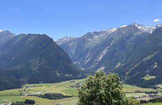 Photo 2 - Appartement de 4 chambres à Neukirchen am Großvenediger avec terrasse et vues sur la montagne