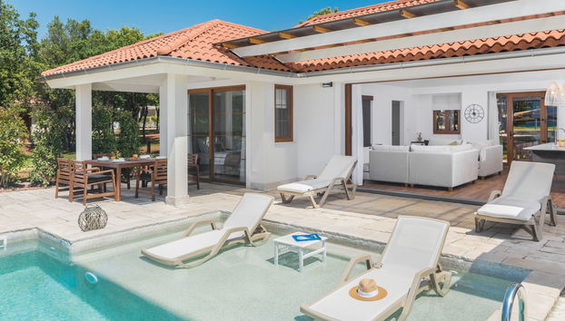 Casa de 3 quartos em Bale com piscina privada e jardim - Foto 2