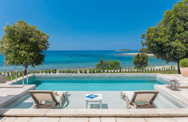 Casa de 3 quartos em Bale com piscina privada e jardim - Foto 1