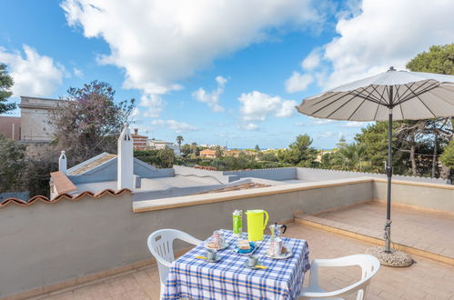 Photo 2 - Maison de 2 chambres à Marsala avec terrasse et vues à la mer