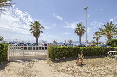 Foto 16 - Apartamento de 1 quarto em Saint-Cyr-sur-Mer com vistas do mar