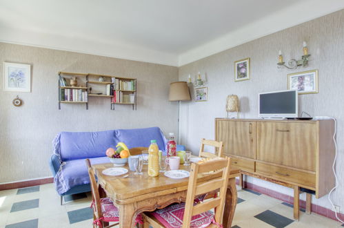 Foto 6 - Appartamento con 1 camera da letto a Saint-Cyr-sur-Mer con vista mare