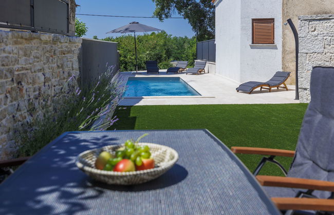 Casa de 3 quartos em Tinjan com piscina privada e terraço - Foto 19