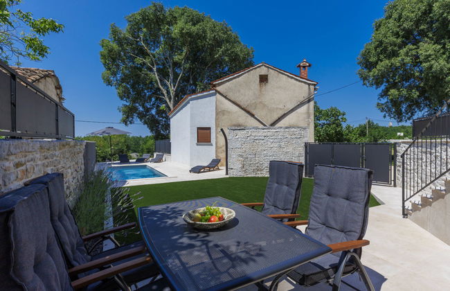 Casa de 3 quartos em Tinjan com piscina privada e terraço - Foto 7