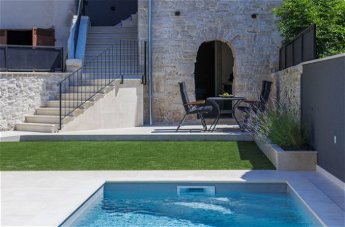 Foto 6 - Casa con 2 camere da letto a Tinjan con piscina privata e terrazza