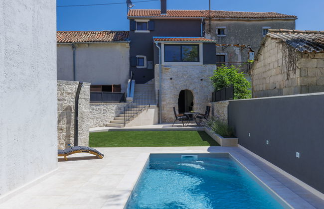 Casa de 3 quartos em Tinjan com piscina privada e terraço - Foto 18