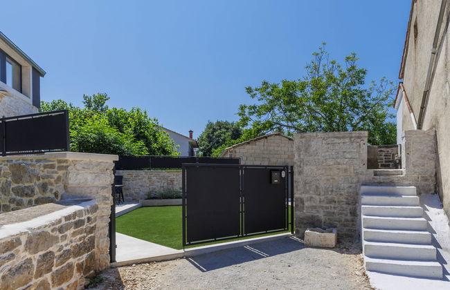 Casa de 3 quartos em Tinjan com piscina privada e terraço - Foto 17