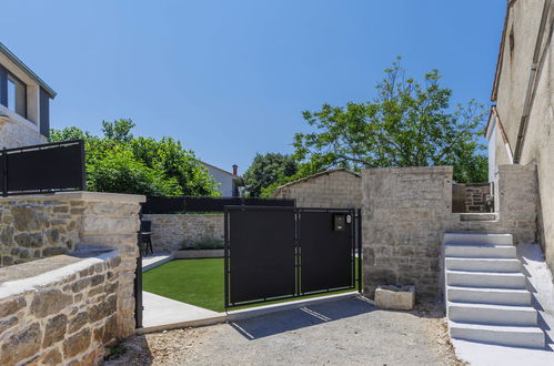 Foto 31 - Casa de 2 quartos em Tinjan com piscina privada e terraço