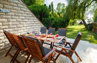 Photo 3 - Maison de 3 chambres à Balatonakarattya avec terrasse