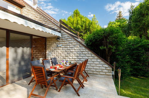 Photo 26 - Maison de 3 chambres à Balatonakarattya avec terrasse et vues sur la montagne