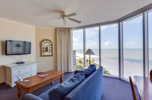 Foto 2 - Appartamento con 2 camere da letto a Fort Myers Beach con piscina e vista mare