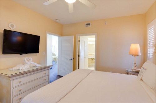 Photo 11 - 2 bedroom Apartment in Fort Myers Beach with swimming pool and sea view