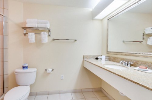 Photo 13 - 2 bedroom Apartment in Fort Myers Beach with swimming pool and sea view
