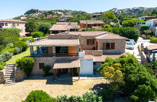 Photo 2 - Appartement de 2 chambres à Arzachena avec terrasse et vues à la mer