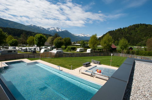 Photo 3 - Maison de 2 chambres à Hermagor-Pressegger See avec piscine et terrasse