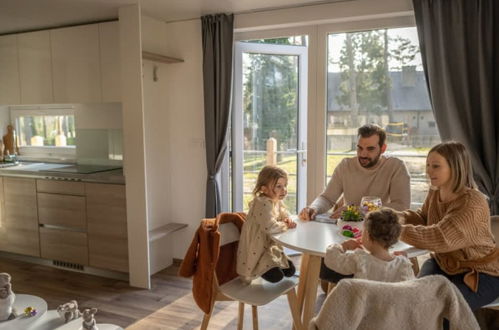 Foto 1 - Casa con 2 camere da letto a Zutendaal con piscina e terrazza