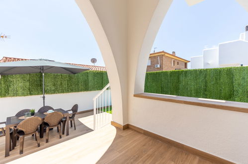 Photo 24 - 3 bedroom House in Torredembarra with garden and terrace