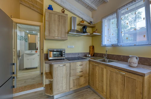 Photo 10 - Appartement de 2 chambres à Saint-Laurent-la-Vernède avec piscine et jardin