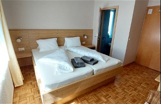 Foto 3 - Appartamento con 2 camere da letto a Velden am Wörther See con giardino e vista sulle montagne