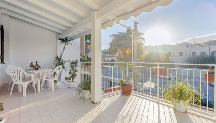 Photo 1 - Appartement de 2 chambres à San Vito Lo Capo avec terrasse et vues à la mer