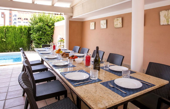 Casa de 6 quartos em Oliva com piscina privada e jardim - Foto 2