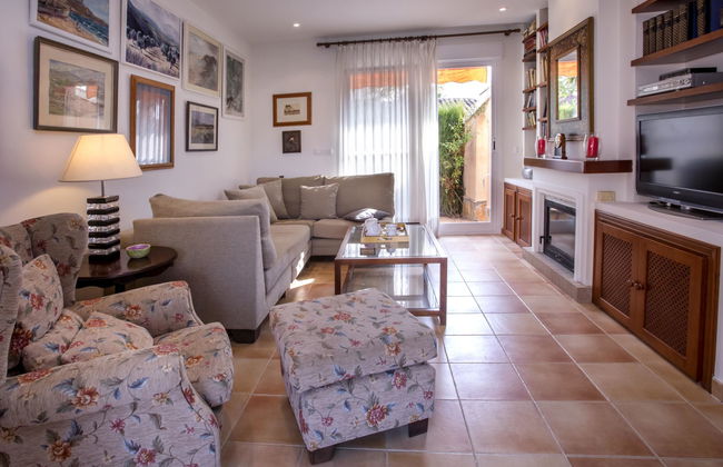 Casa de 6 quartos em Oliva com piscina privada e jardim - Foto 6
