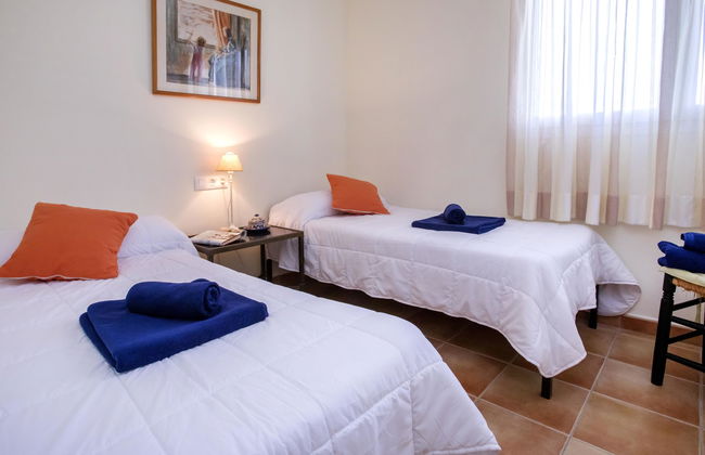 Casa de 6 quartos em Oliva com piscina privada e jardim - Foto 23