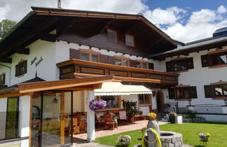 Foto 3 - Apartamento de 1 quarto em Saalbach-Hinterglemm com terraço e vista para a montanha