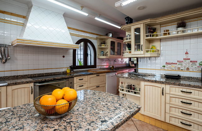 Casa de 5 quartos em Marbella com piscina privada e jardim - Foto 5