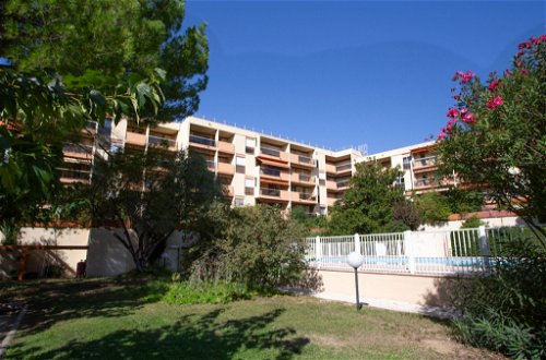 Foto 29 - Appartamento con 3 camere da letto a Hyères con piscina e vista mare